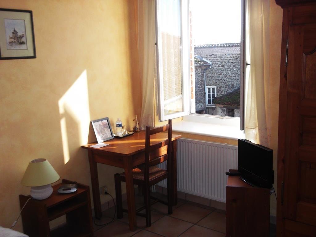 Couette-café La Ferriere 3*